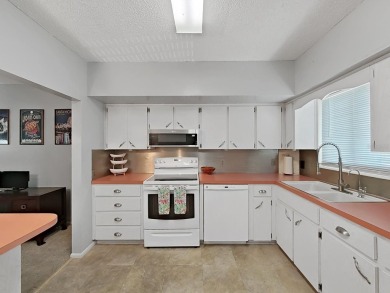 Welcome to this comfortable 2 Bedroom/2 Bathroom, 1370 sq. ft on On Top Of The World Golf Course in Florida - for sale on GolfHomes.com, golf home, golf lot