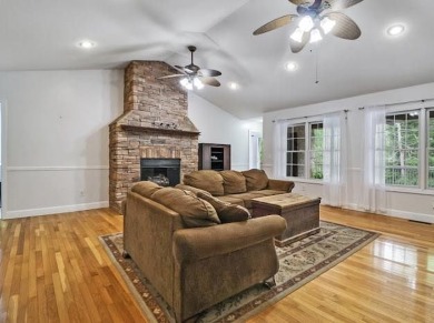 All brick,1969 sq ft 3 bedroom 2 bath on 1.28 acres with a park on Deer Creek Golf Club in Tennessee - for sale on GolfHomes.com, golf home, golf lot