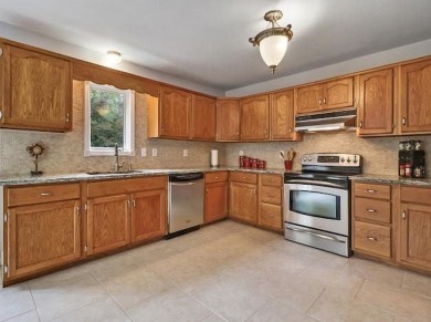 All brick,1969 sq ft 3 bedroom 2 bath on 1.28 acres with a park on Deer Creek Golf Club in Tennessee - for sale on GolfHomes.com, golf home, golf lot