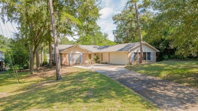 Lovely home close to park and swimming pool, offering a great on Hide-A-Way Lake Golf Course in Texas - for sale on GolfHomes.com, golf home, golf lot
