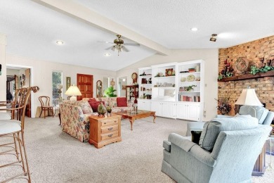 Lovely home close to park and swimming pool, offering a great on Hide-A-Way Lake Golf Course in Texas - for sale on GolfHomes.com, golf home, golf lot