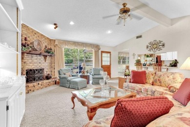 Lovely home close to park and swimming pool, offering a great on Hide-A-Way Lake Golf Course in Texas - for sale on GolfHomes.com, golf home, golf lot