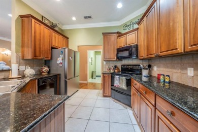 Amazing 3 bedroom, 2 bath, 3 car garage with 1900 square feet on Pecan Plantation Country Club in Texas - for sale on GolfHomes.com, golf home, golf lot