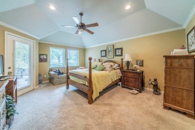 Amazing 3 bedroom, 2 bath, 3 car garage with 1900 square feet on Pecan Plantation Country Club in Texas - for sale on GolfHomes.com, golf home, golf lot