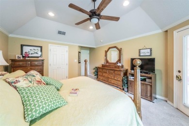 Amazing 3 bedroom, 2 bath, 3 car garage with 1900 square feet on Pecan Plantation Country Club in Texas - for sale on GolfHomes.com, golf home, golf lot