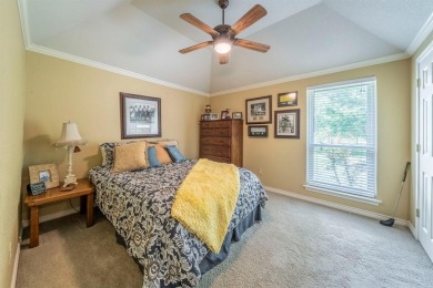 Amazing 3 bedroom, 2 bath, 3 car garage with 1900 square feet on Pecan Plantation Country Club in Texas - for sale on GolfHomes.com, golf home, golf lot
