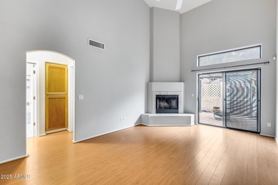 Beautiful Move-In Ready Townhome in a Prime AAA Location! on Arrowhead Country Club in Arizona - for sale on GolfHomes.com, golf home, golf lot