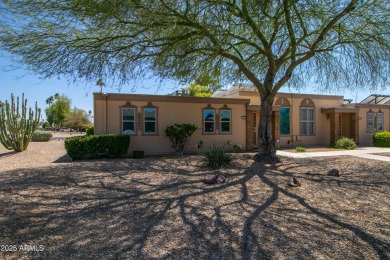 Must-see 55+ Sun City, AZ end-unit condo--completely rebuilt in on Sun City Lakes West and East in Arizona - for sale on GolfHomes.com, golf home, golf lot