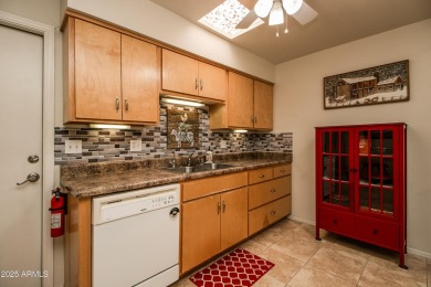 Must-see 55+ Sun City, AZ end-unit condo--completely rebuilt in on Sun City Lakes West and East in Arizona - for sale on GolfHomes.com, golf home, golf lot