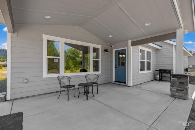 Turnkey, Fully furnished McCall mountain getaway - Newly on McCall Municipal Golf Course in Idaho - for sale on GolfHomes.com, golf home, golf lot