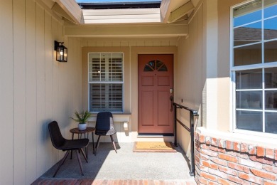 Step inside this well cared for, spacious St. Helena model on Oakmont Golf Club in California - for sale on GolfHomes.com, golf home, golf lot