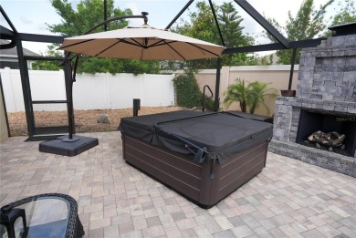 TWO-CAR GARAGE COURTYARD VILLA! -- PRIME LOCATION NEAR LAKE on The Links of Spruce Creek in Florida - for sale on GolfHomes.com, golf home, golf lot