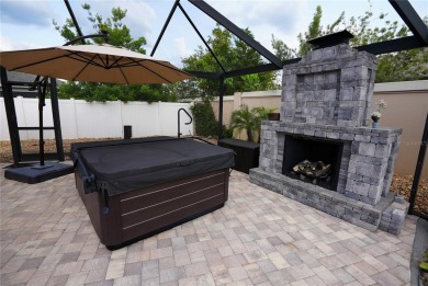 TWO-CAR GARAGE COURTYARD VILLA! -- PRIME LOCATION NEAR LAKE on The Links of Spruce Creek in Florida - for sale on GolfHomes.com, golf home, golf lot