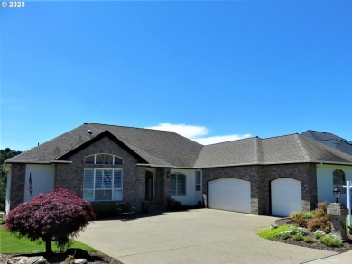 This elegant single level home features an open floor plan with on Creekside Golf Course in Oregon - for sale on GolfHomes.com, golf home, golf lot