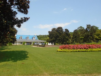 Lovely 2 BR, 2 Bath villa and very nicely furnished.  LVT on True Blue Plantation in South Carolina - for sale on GolfHomes.com, golf home, golf lot