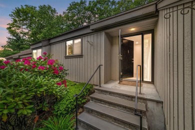 Enjoy the lifestyle of Heritage Hills in this 2 bedroom, 2 bath on Somers Pointe Golf Club - West Hill in New York - for sale on GolfHomes.com, golf home, golf lot