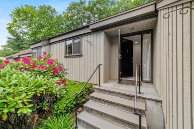 Enjoy the lifestyle of Heritage Hills in this 2 bedroom, 2 bath on Somers Pointe Golf Club - West Hill in New York - for sale on GolfHomes.com, golf home, golf lot