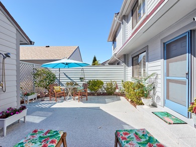 This Beautiful townhouse offers exceptional style and comfort on Heritage Ridge Golf Club in Florida - for sale on GolfHomes.com, golf home, golf lot