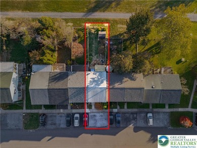 Beautifully refreshed and move-in ready, this charming townhouse on Shepherd Hills Golf Club in Pennsylvania - for sale on GolfHomes.com, golf home, golf lot