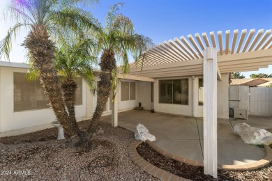 Expanded popular Palmera model w/split bedrooms in the desired on Ironwood Golf Club in Arizona - for sale on GolfHomes.com, golf home, golf lot