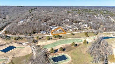 Nestled in the heart of Bella Vista, AR, this beautifully on Bella Vista Country Club - Scottsdale in Arkansas - for sale on GolfHomes.com, golf home, golf lot