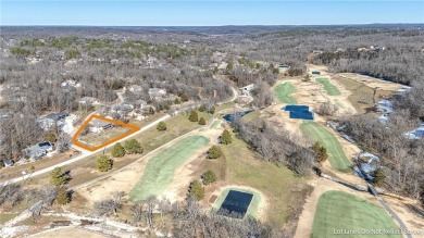 Nestled in the heart of Bella Vista, AR, this beautifully on Bella Vista Country Club - Scottsdale in Arkansas - for sale on GolfHomes.com, golf home, golf lot