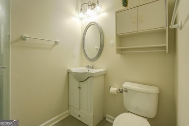 If you've been searching for a spacious five-bedroom, four-bath on Turtle Cove Golf Course in Georgia - for sale on GolfHomes.com, golf home, golf lot