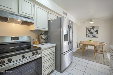 Enjoy easy, lock and leave 55+ living in the heart of Sun City on Sun City Lakes West and East in Arizona - for sale on GolfHomes.com, golf home, golf lot