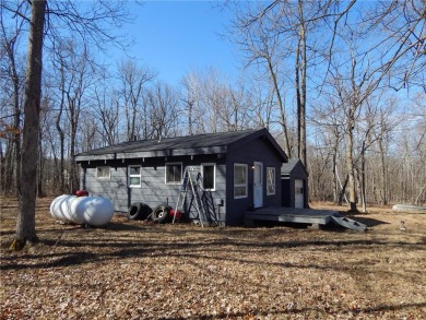 Year round one level living close to Mille Lacs Lake.  The on Hardwoods Golf Club At Mille Lacs in Minnesota - for sale on GolfHomes.com, golf home, golf lot