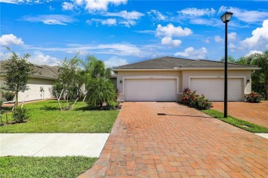 Beautiful 3 Bedroom Villa in The Groves at Orange Blossom! This on Valencia Golf and Country Club in Florida - for sale on GolfHomes.com, golf home, golf lot