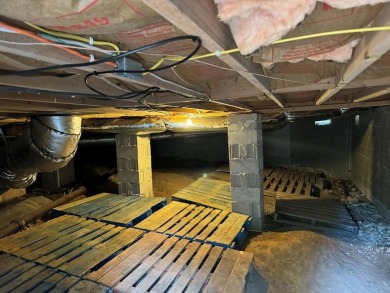 Great location-close to Town Center, golf course, T-Bird lake on Cherokee Village North Course in Arkansas - for sale on GolfHomes.com, golf home, golf lot