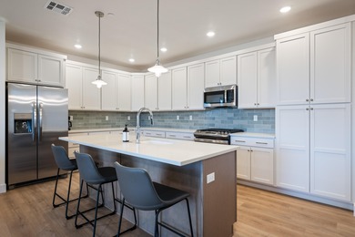 **Top-Floor Desert Color Condo - Fully Furnished & Neat as a on Sunriver Golf Club in Utah - for sale on GolfHomes.com, golf home, golf lot