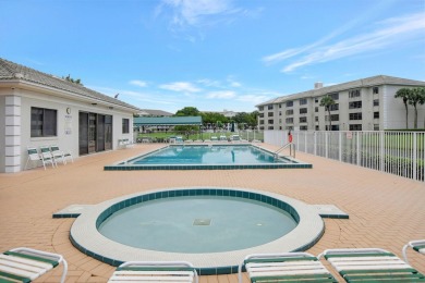 Welcome to your dream condo in central Boca Raton! This spacious on The Country Club At Boca Raton in Florida - for sale on GolfHomes.com, golf home, golf lot