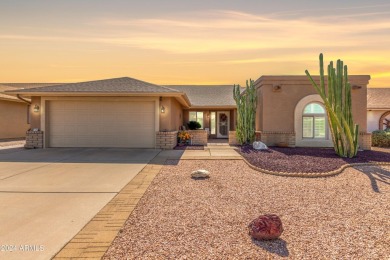 Beautiful 2 bedroom, 2 bath home in Fountain of the Sun, a 55+ on Fountain of the Sun Country Club in Arizona - for sale on GolfHomes.com, golf home, golf lot