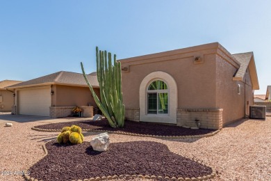 Beautiful 2 bedroom, 2 bath home in Fountain of the Sun, a 55+ on Fountain of the Sun Country Club in Arizona - for sale on GolfHomes.com, golf home, golf lot