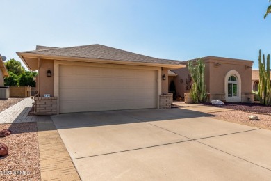 Beautiful 2 bedroom, 2 bath home in Fountain of the Sun, a 55+ on Fountain of the Sun Country Club in Arizona - for sale on GolfHomes.com, golf home, golf lot