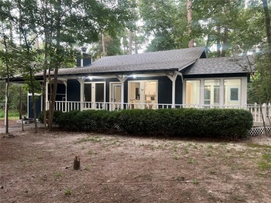 Seller PAYING HOA TRANSFER FEE FOR BUYER! 

Nestled in a on Holly Lake Ranch Golf Club in Texas - for sale on GolfHomes.com, golf home, golf lot