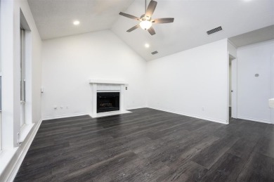 Seller PAYING HOA TRANSFER FEE FOR BUYER! 

Nestled in a on Holly Lake Ranch Golf Club in Texas - for sale on GolfHomes.com, golf home, golf lot