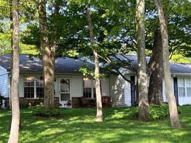 Lovely Oakmont in a beautiful setting. Located at the end of a on Leisure Village Golf Course in New York - for sale on GolfHomes.com, golf home, golf lot
