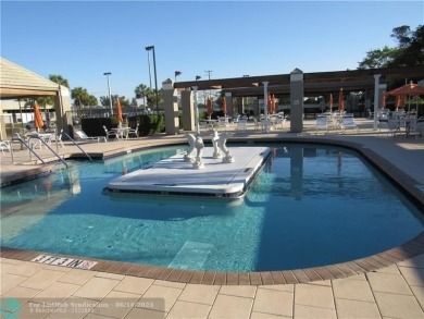 Price Reduced! Stunning Corner Unit in Wynmoor! ALL appliances on Wynmoor Golf Course in Florida - for sale on GolfHomes.com, golf home, golf lot