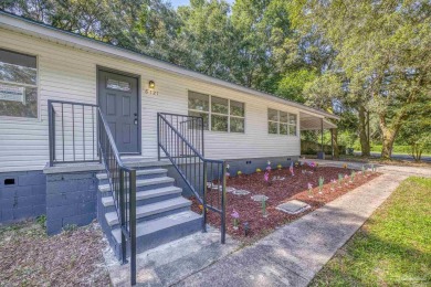 Charming and fully renovated... This cozy 3-bedroom, 1-bath home on Osceola Municipal Golf Course in Florida - for sale on GolfHomes.com, golf home, golf lot