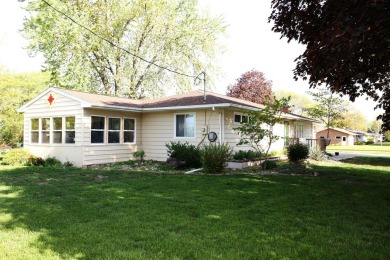 This well-built home is in a GREAT location with-in a very nice on Cedar Pointe Golf Course in Iowa - for sale on GolfHomes.com, golf home, golf lot