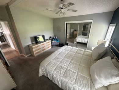 This well loved 2 bedroom, 2 bathroom Palm Harbor home is being on Del Tura Golf and Country Club in Florida - for sale on GolfHomes.com, golf home, golf lot