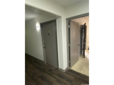Rarely available,this 2 bedroom, 2 bath corner end- unit condo on Pearl Country Club in Hawaii - for sale on GolfHomes.com, golf home, golf lot