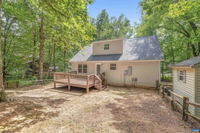 Welcome to 426 Jefferson Dr -- a beautifully refreshed home in on Lake Monticello Golf Course in Virginia - for sale on GolfHomes.com, golf home, golf lot