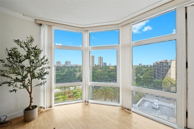 BRIGHT & SPACIOUS 1BR/1.5BA W/913SF OF LIV SPACE. A SPACIOUS LIV on Turnberry Isle Resort and Club in Florida - for sale on GolfHomes.com, golf home, golf lot