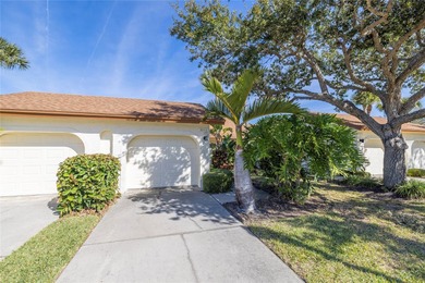 ***MOTIVATED SELLER***  Welcome to your new home located in the on Feather Sound Country Club in Florida - for sale on GolfHomes.com, golf home, golf lot
