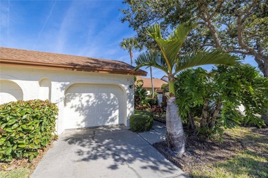 ***MOTIVATED SELLER***  Welcome to your new home located in the on Feather Sound Country Club in Florida - for sale on GolfHomes.com, golf home, golf lot