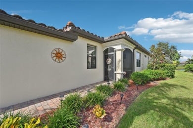 Bring your toothbrush and move right in! This 2 BR & Den, 2 BA on Plantation Golf and Country Club in Florida - for sale on GolfHomes.com, golf home, golf lot