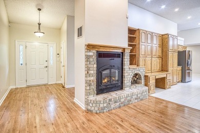 THIS ONE LEVEL HOME ON THE PONCE DE LEON GOLF COURSE IS PERFECT on Ponce De Leon Golf Course in Arkansas - for sale on GolfHomes.com, golf home, golf lot